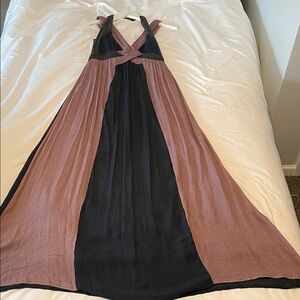 Altar’d State Sleeveless Women’s Two-Tone Maxi Dress in Mauve and Black